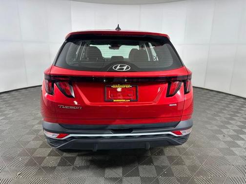 2022 Hyundai TUCSON SE