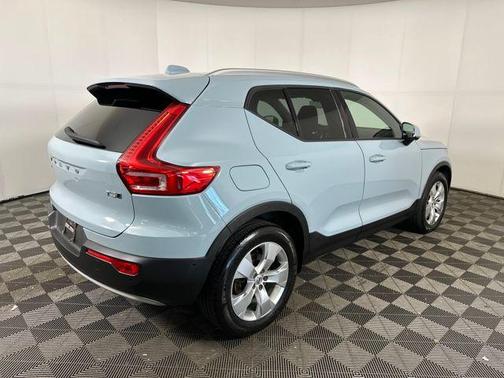 2019 Volvo XC40 T5 Momentum