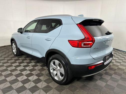 2019 Volvo XC40 T5 Momentum
