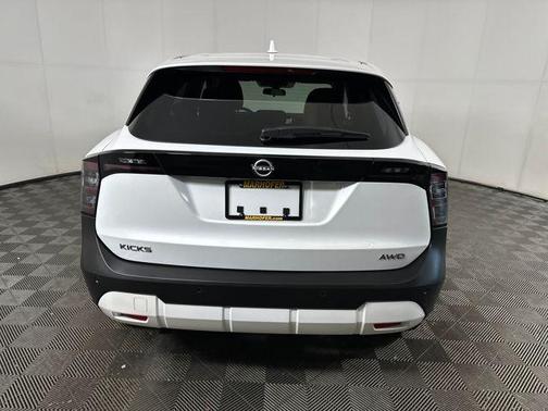 2025 Nissan Kicks SV