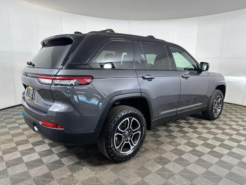 Baltic Gray Metallic Clearcoat 2022 Jeep Grand Cherokee 4xe Trailhawk