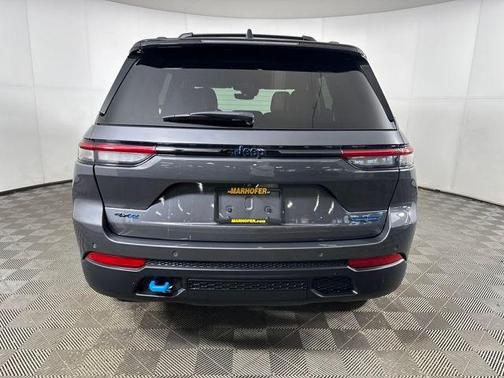 Baltic Gray Metallic Clearcoat 2022 Jeep Grand Cherokee 4xe Trailhawk