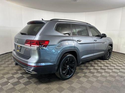 2022 Volkswagen Atlas 3.6L SE w/Technology