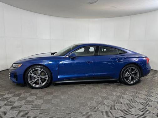 Ascari Blue Metallic 2024 Audi e-tron GT Prestige quattro