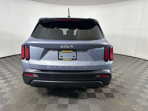 2022 Kia Sorento LX