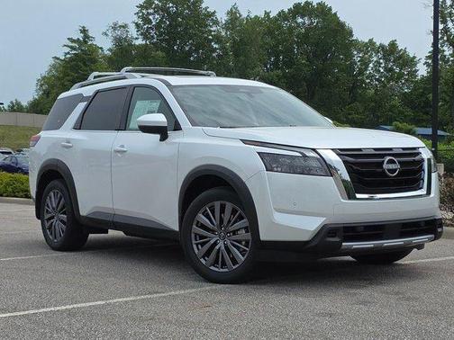 2025 Nissan Pathfinder SL 4WD