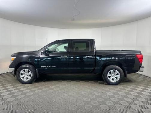 2018 Nissan Titan SV