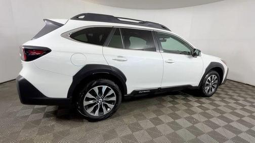Crystal White Pearl 2023 Subaru Outback Limited XT