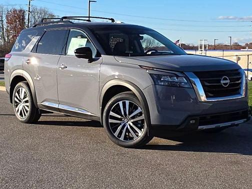 2025 Nissan Pathfinder Platinum 4WD