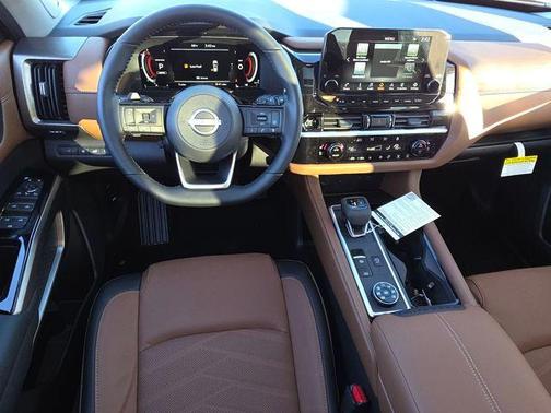 2025 Nissan Pathfinder Platinum 4WD