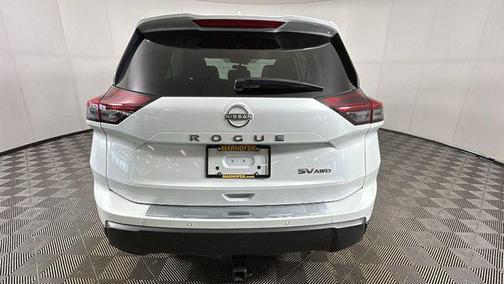 Everest White Pearl 2024 Nissan Rogue SV