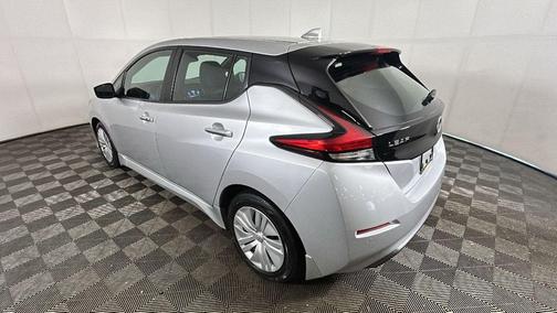 Brilliant Silver Metallic 2023 Nissan Leaf S 40 kWh