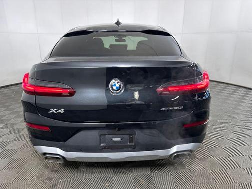 2023 BMW X4 xDrive30i