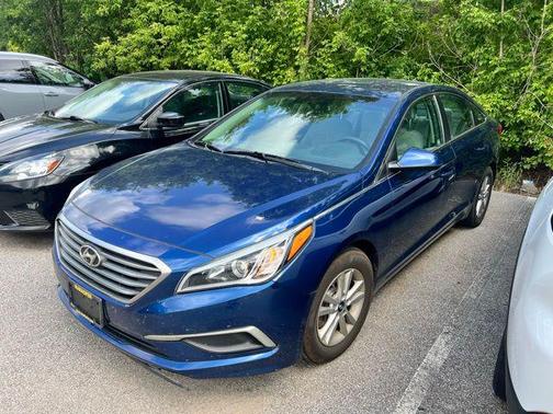 2017 Hyundai SONATA SE