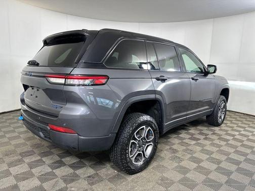 Baltic Gray Metallic Clearcoat 2022 Jeep Grand Cherokee 4xe Trailhawk