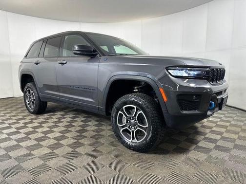 Baltic Gray Metallic Clearcoat 2022 Jeep Grand Cherokee 4xe Trailhawk
