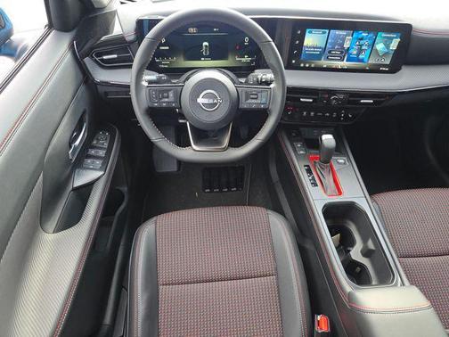 Arctic Ice Blue/Black 2026 Nissan Kicks SR