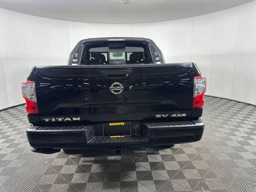 2022 Nissan Titan SV