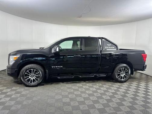 2022 Nissan Titan SV