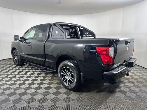 2022 Nissan Titan SV