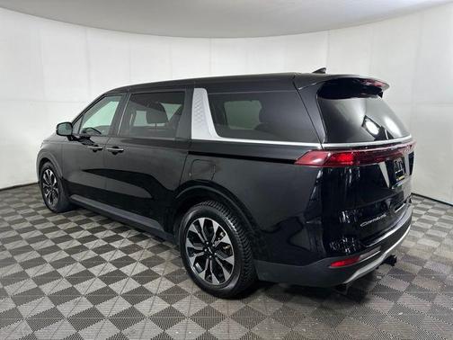 2022 Kia Carnival EX