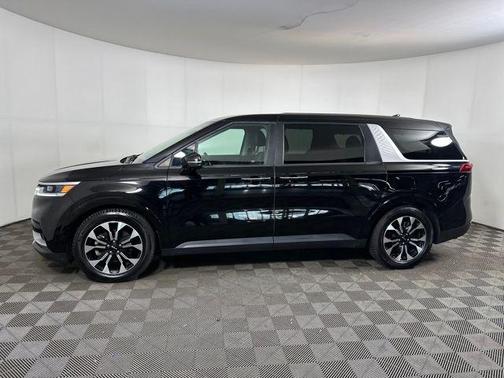2022 Kia Carnival EX
