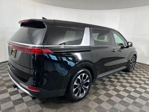 2022 Kia Carnival EX