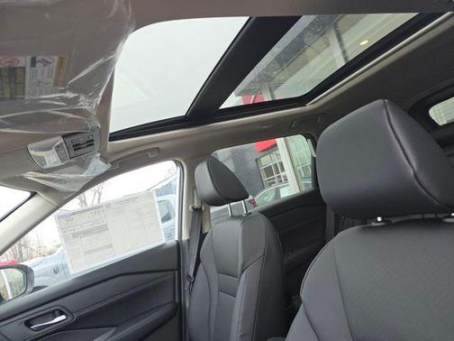 Everest White Pearl Tricoat 2026 Nissan Rogue Dark Armor