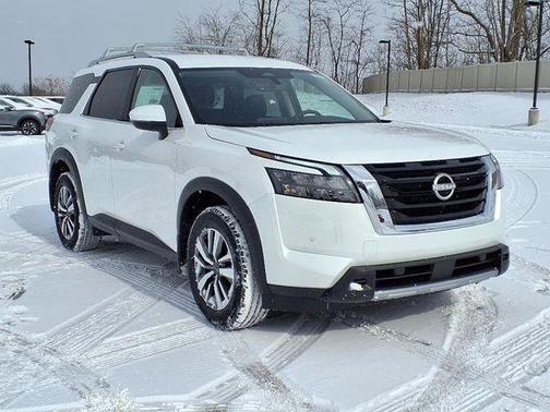 2025 Nissan Pathfinder SL 4WD