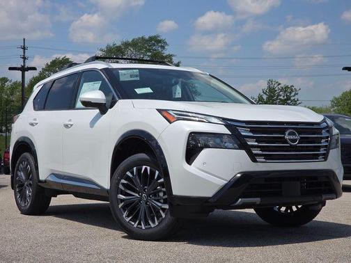 Everest White Pearl Tricoat 2026 Nissan Rogue Platinum