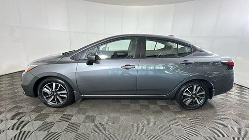 Gun Metallic 2022 Nissan Versa 1.6 SV