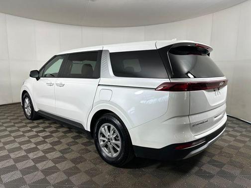 2022 Kia Carnival LXS