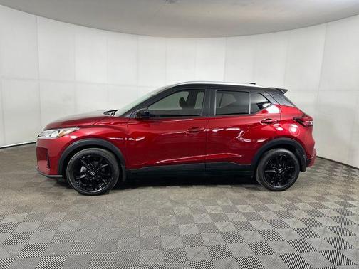 2022 Nissan Kicks SV