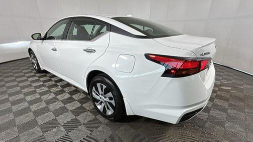 Glacier White 2024 Nissan Altima S