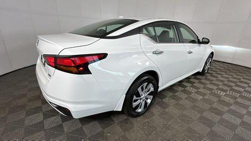 Glacier White 2024 Nissan Altima S