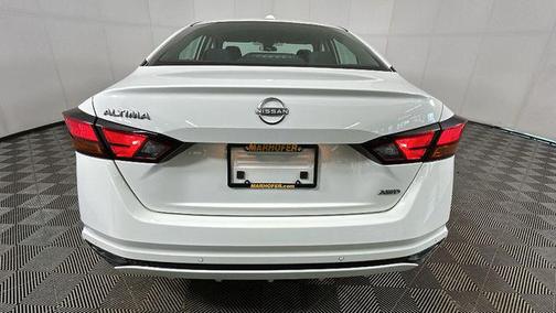 Glacier White 2024 Nissan Altima S