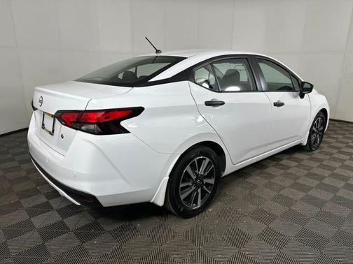 2024 Nissan Versa 1.6 S