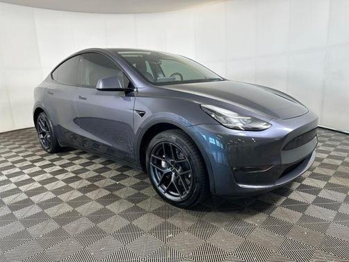 2022 Tesla Model Y Long Range Dual Motor All-Wheel Drive