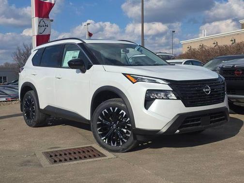 Everest White Pearl Tricoat 2026 Nissan Rogue Dark Armor