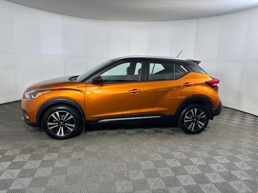 2019 Nissan Kicks SR