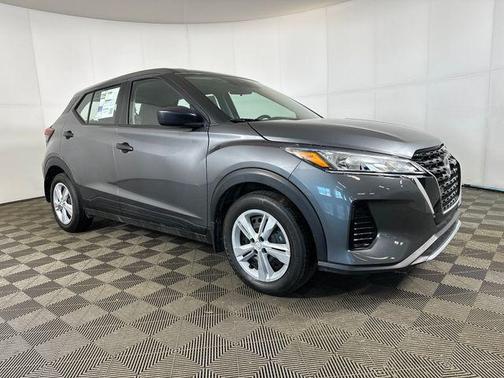 Gun Metallic 2024 Nissan Kicks S
