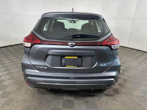 Gun Metallic 2024 Nissan Kicks S