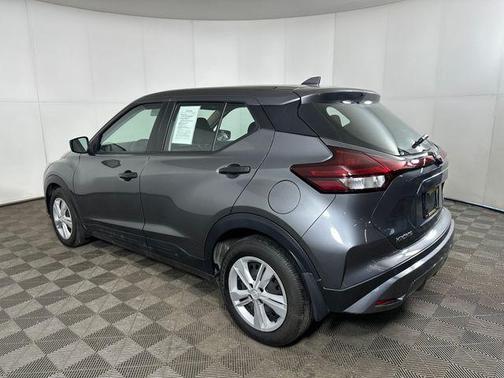 Gun Metallic 2024 Nissan Kicks S