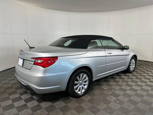 2011 Chrysler 200 Touring