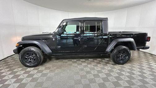 Black Clearcoat 2022 Jeep Gladiator Sport