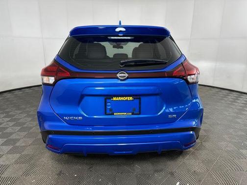 2022 Nissan Kicks SR