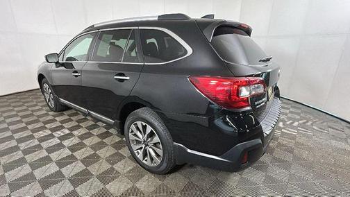 Crystal Black Silica 2019 Subaru Outback 3.6R Touring