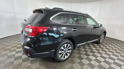 Crystal Black Silica 2019 Subaru Outback 3.6R Touring