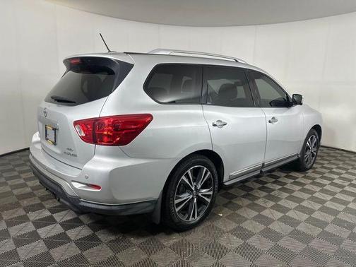 2018 Nissan Pathfinder Platinum