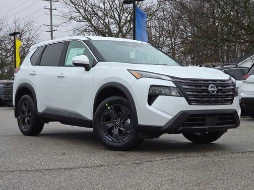 Everest White Pearl Tricoat 2026 Nissan Rogue SV
